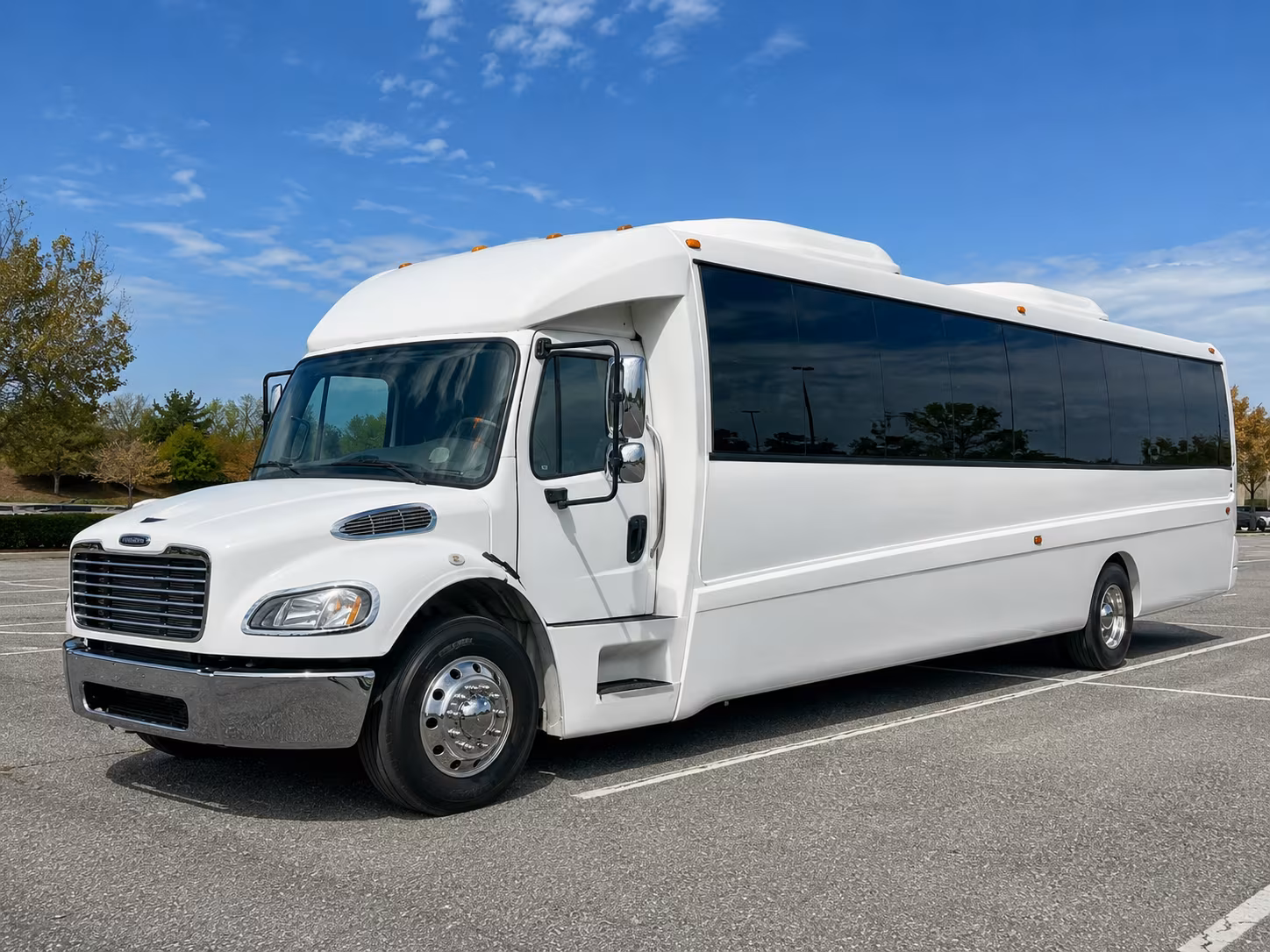 lynn 30 passenger party bus