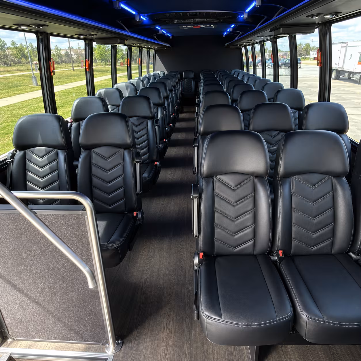 minibus rentals for small group wine tours around the north shore